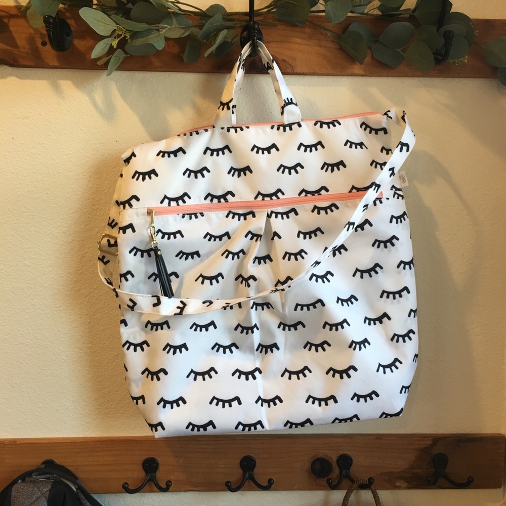 Logan & Lenora wet dry day tripper crossover bag